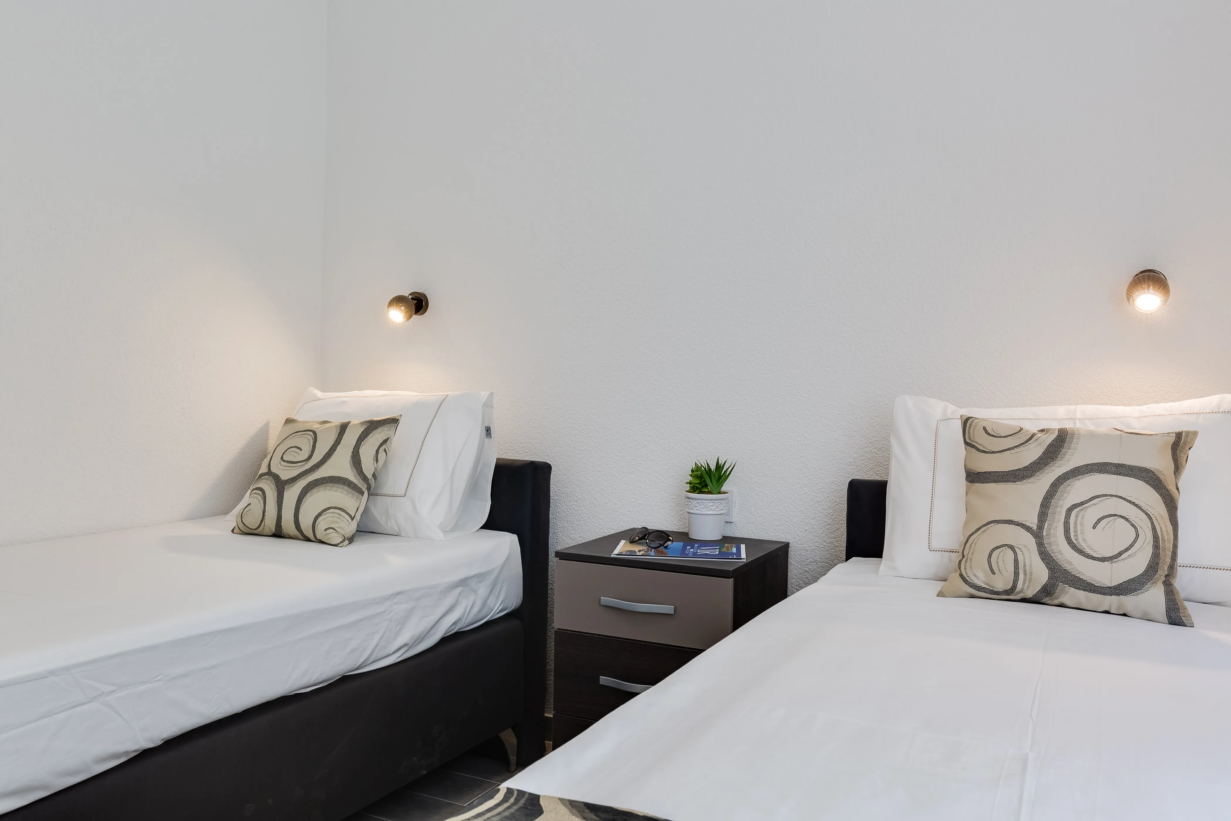 Twin bedroom of the sea view apartment