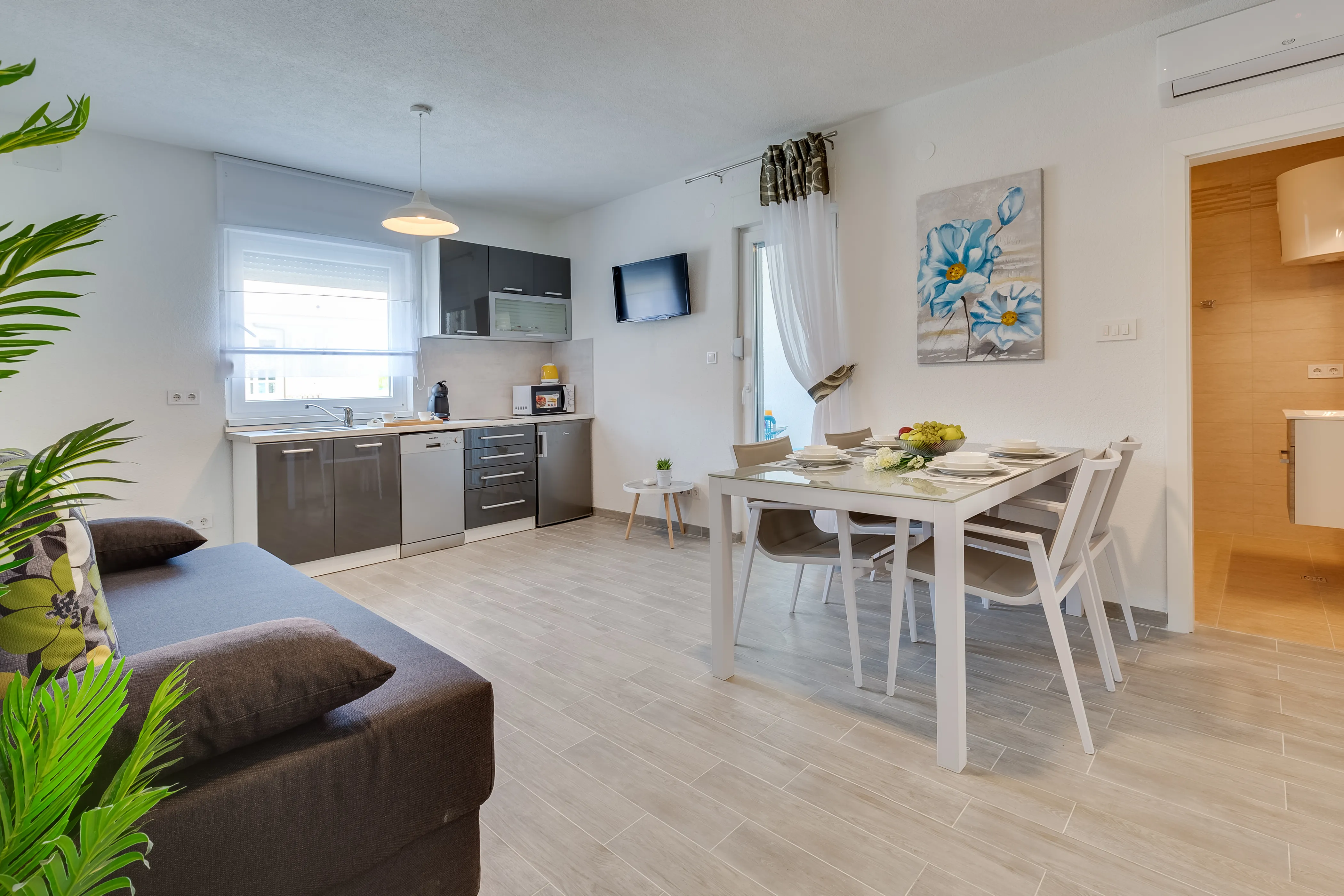 Living room of the sea view apartment