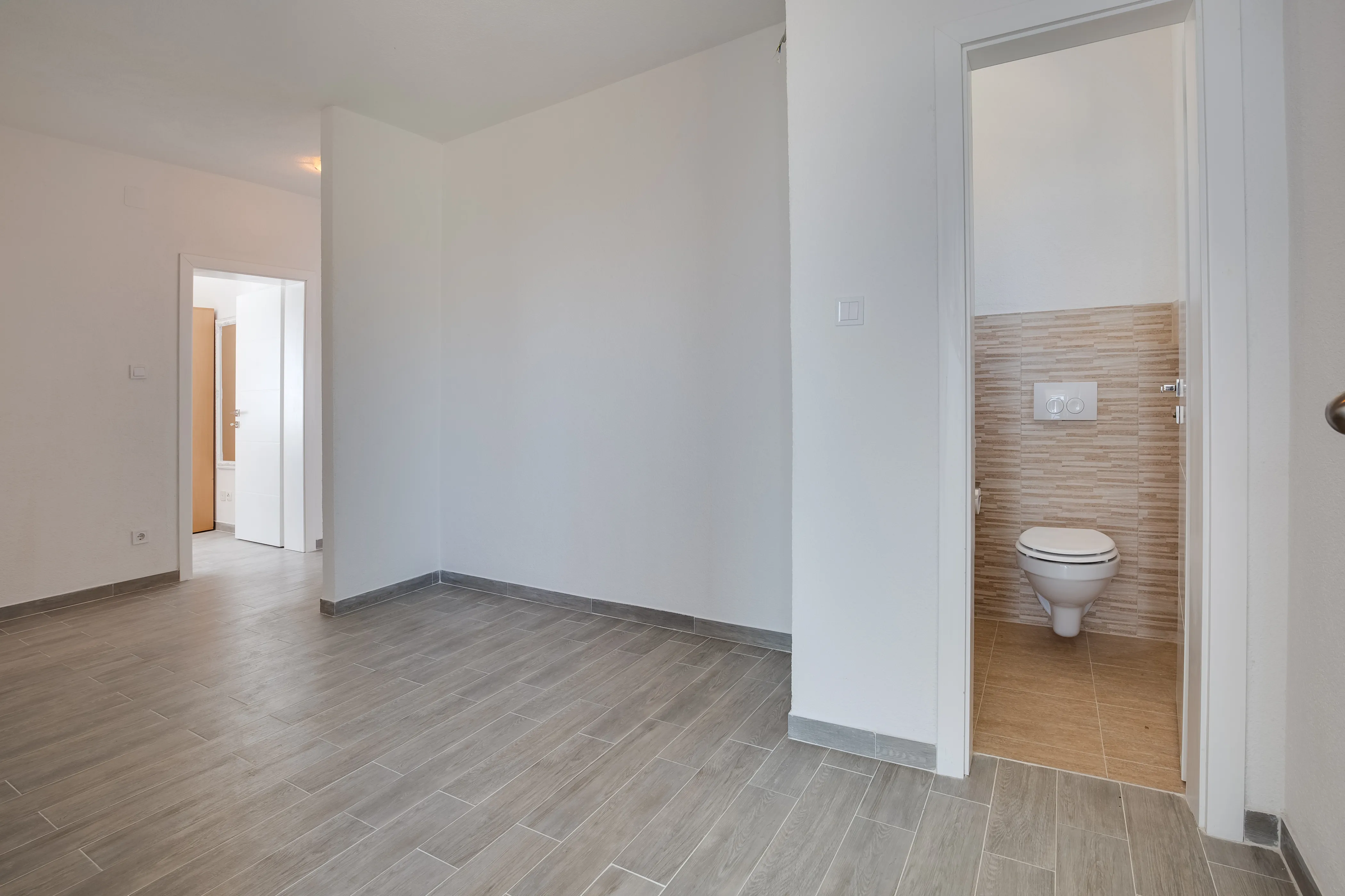 Separate WC of the three bedroom apartment